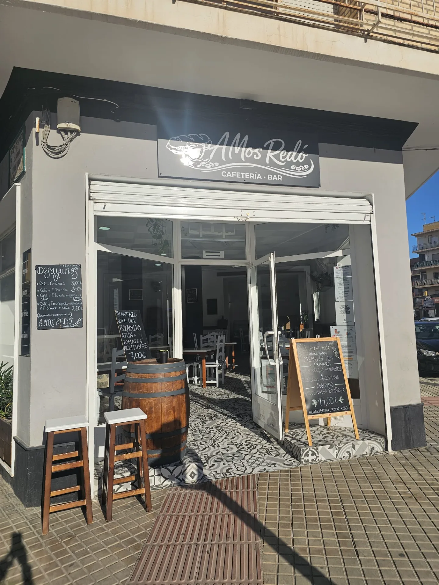 A Mos Redo, en Av d'Alacant (Dénia)