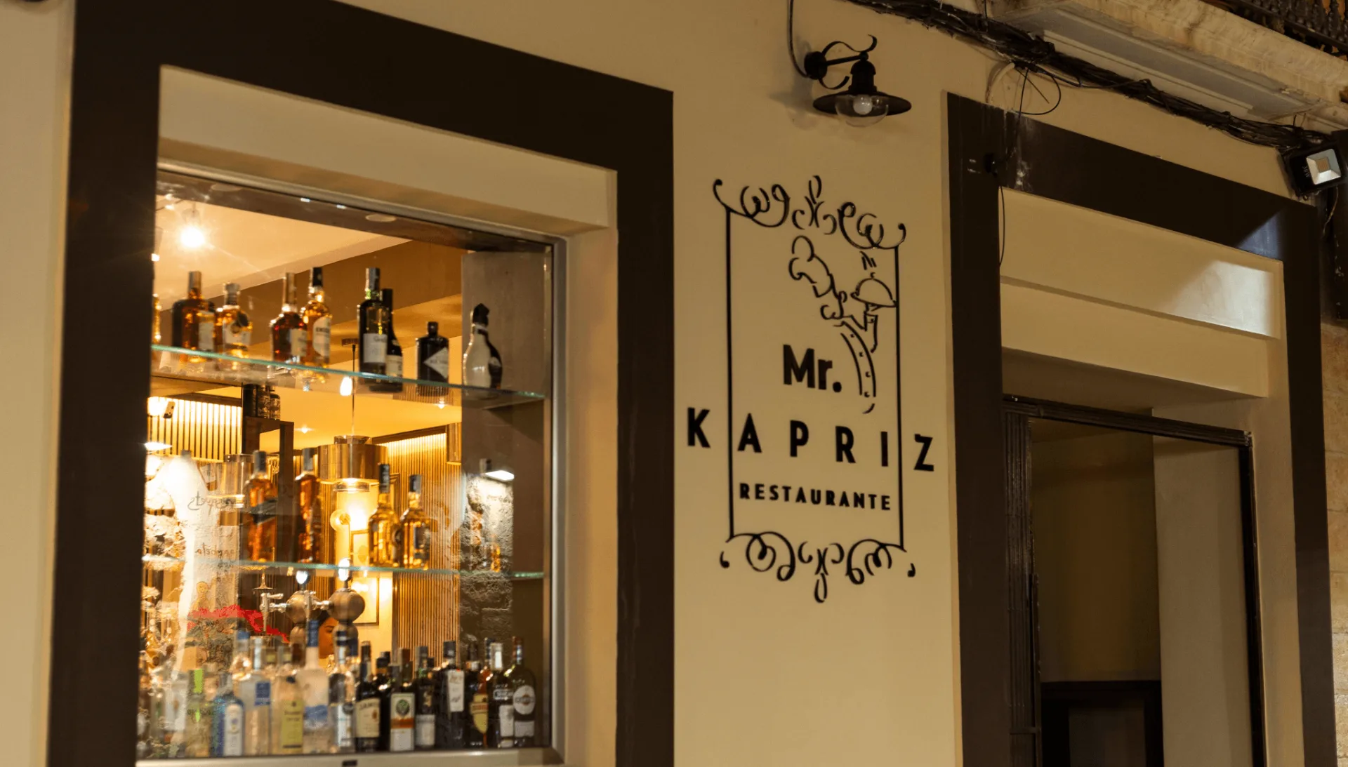 Mr. Kapriz, en Carrer Loreto (Dénia)