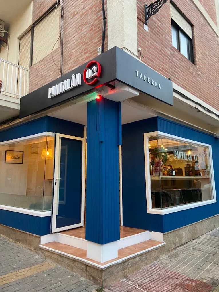 Taberna Pantalán 02, en C/ Magallanes (Dénia)